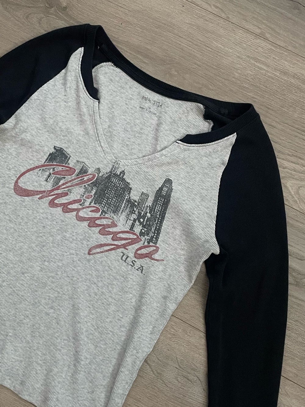 Chicago Graphic Long-Sleeve Top